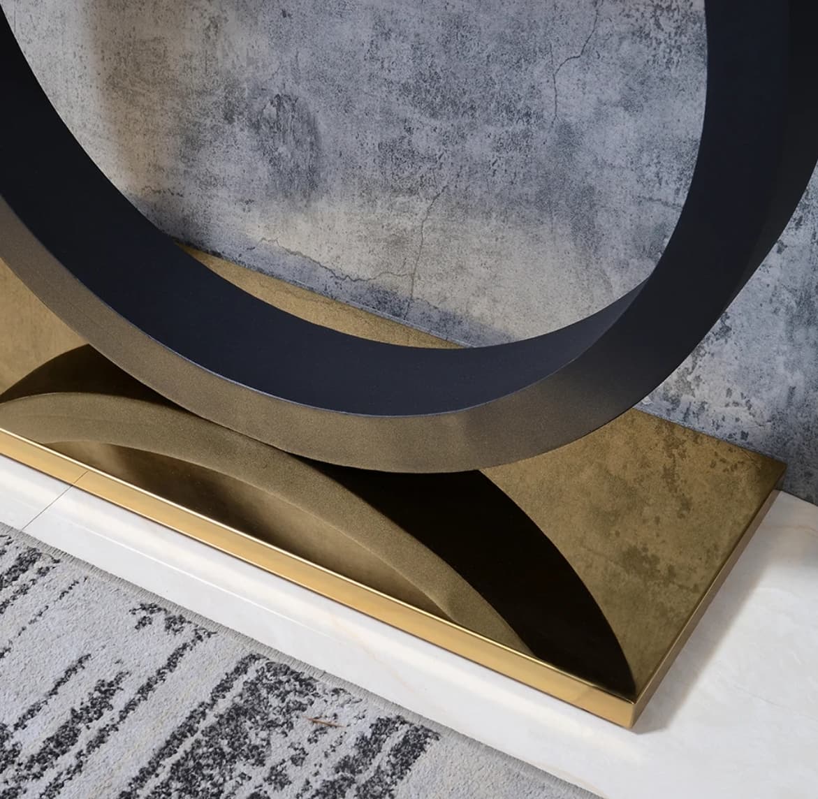 ECLIPSE Console Table – Bold Design with Timeless Gold Accents