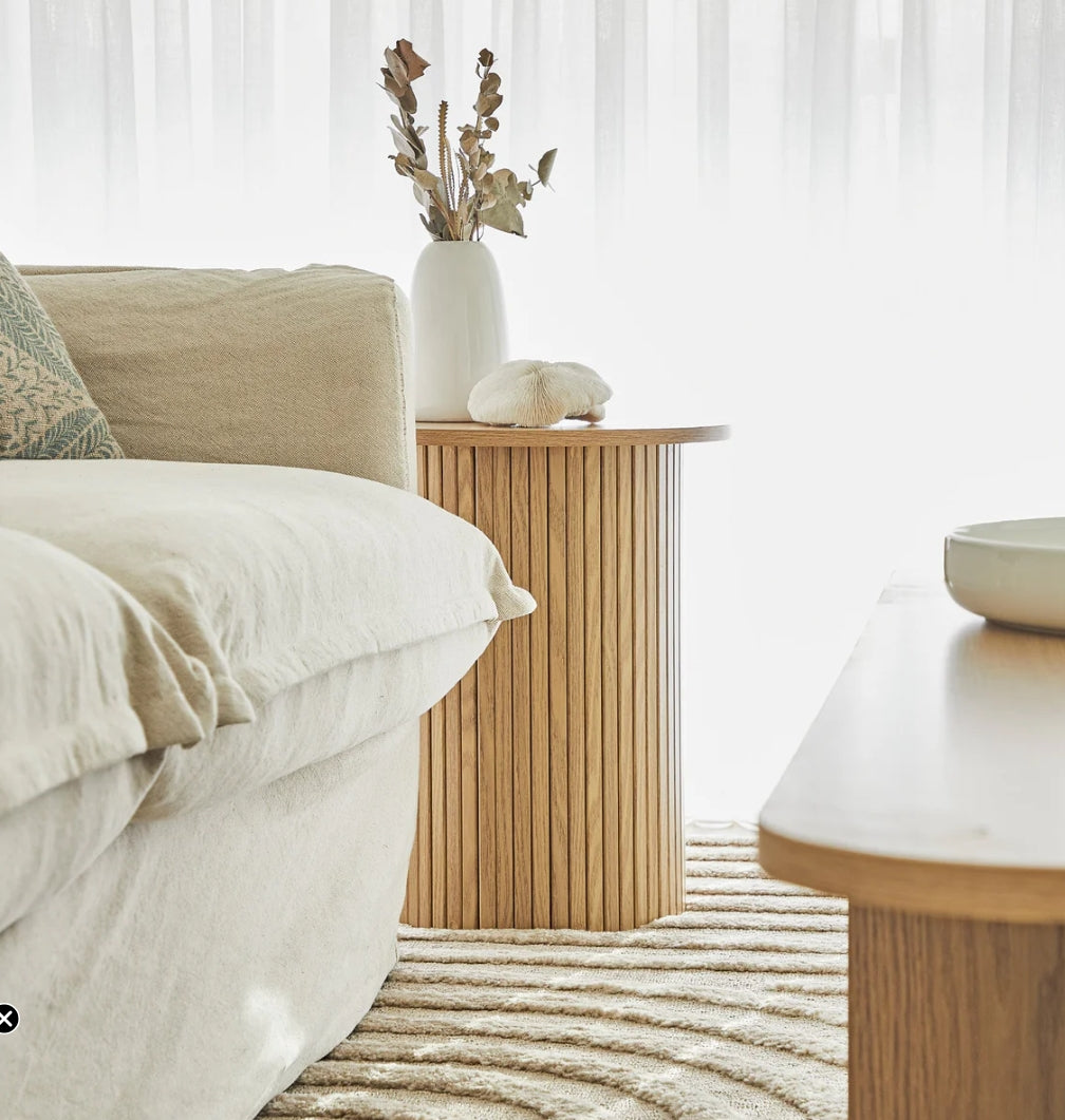 OAKY Fluted Side Table – Natural Oak Accent Table (Modern Japandi Style)